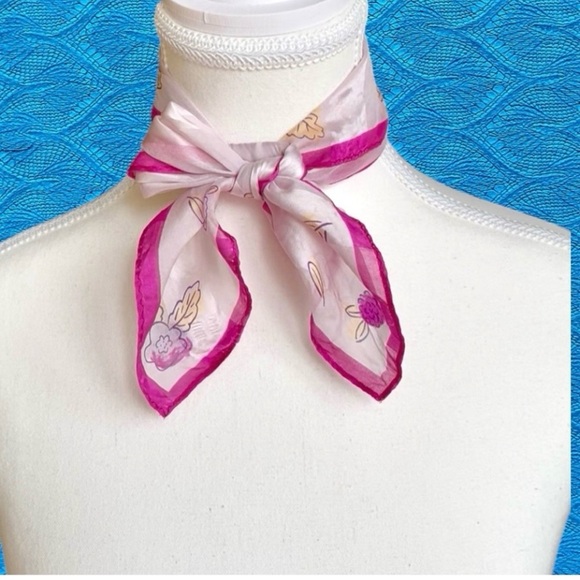 Elegant Pink Floral Scarf - Picture 3 of 12